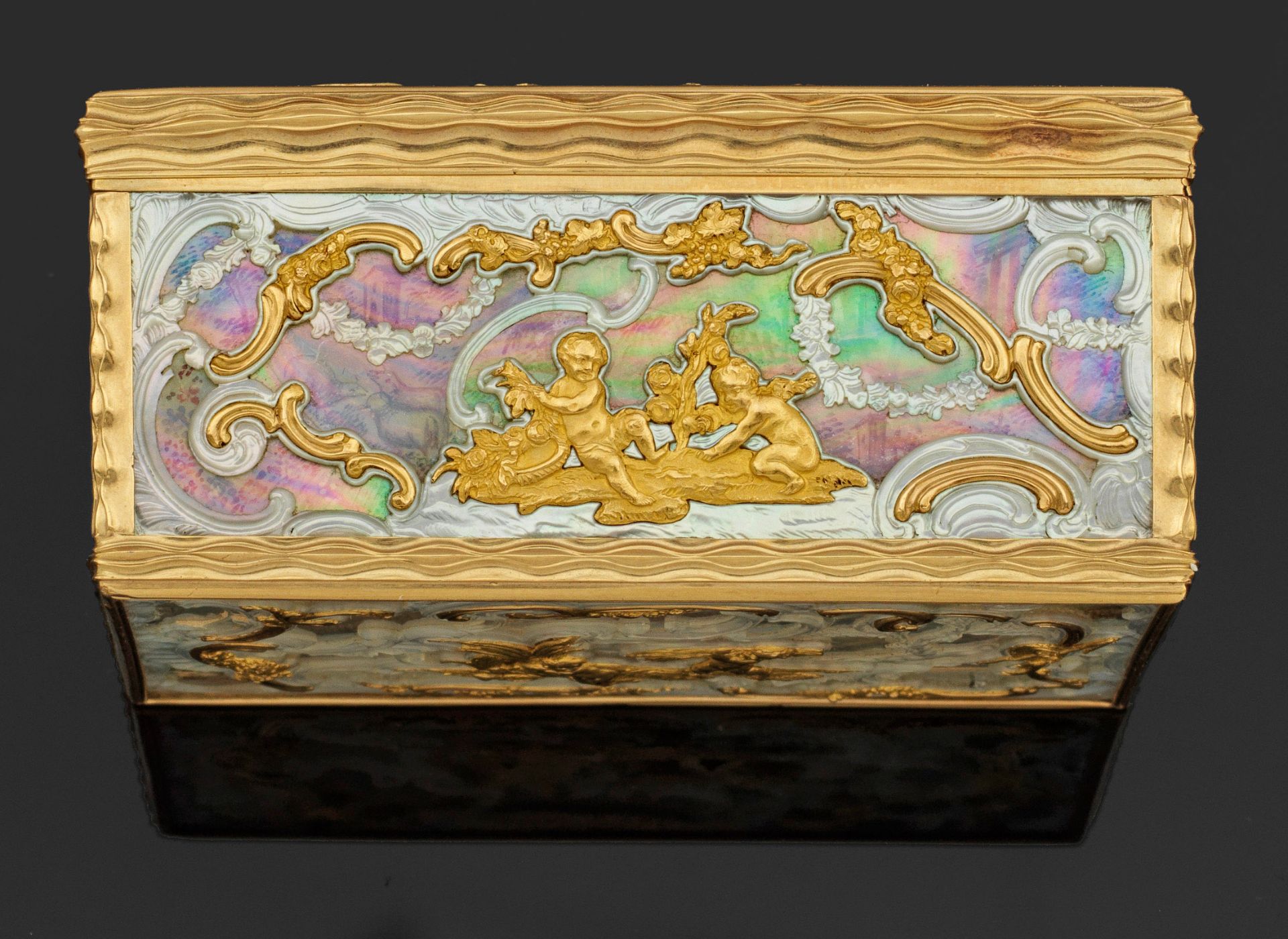 Museale Louis XV-Gold-Perlmutter-Tabatiere - Bild 3 aus 9
