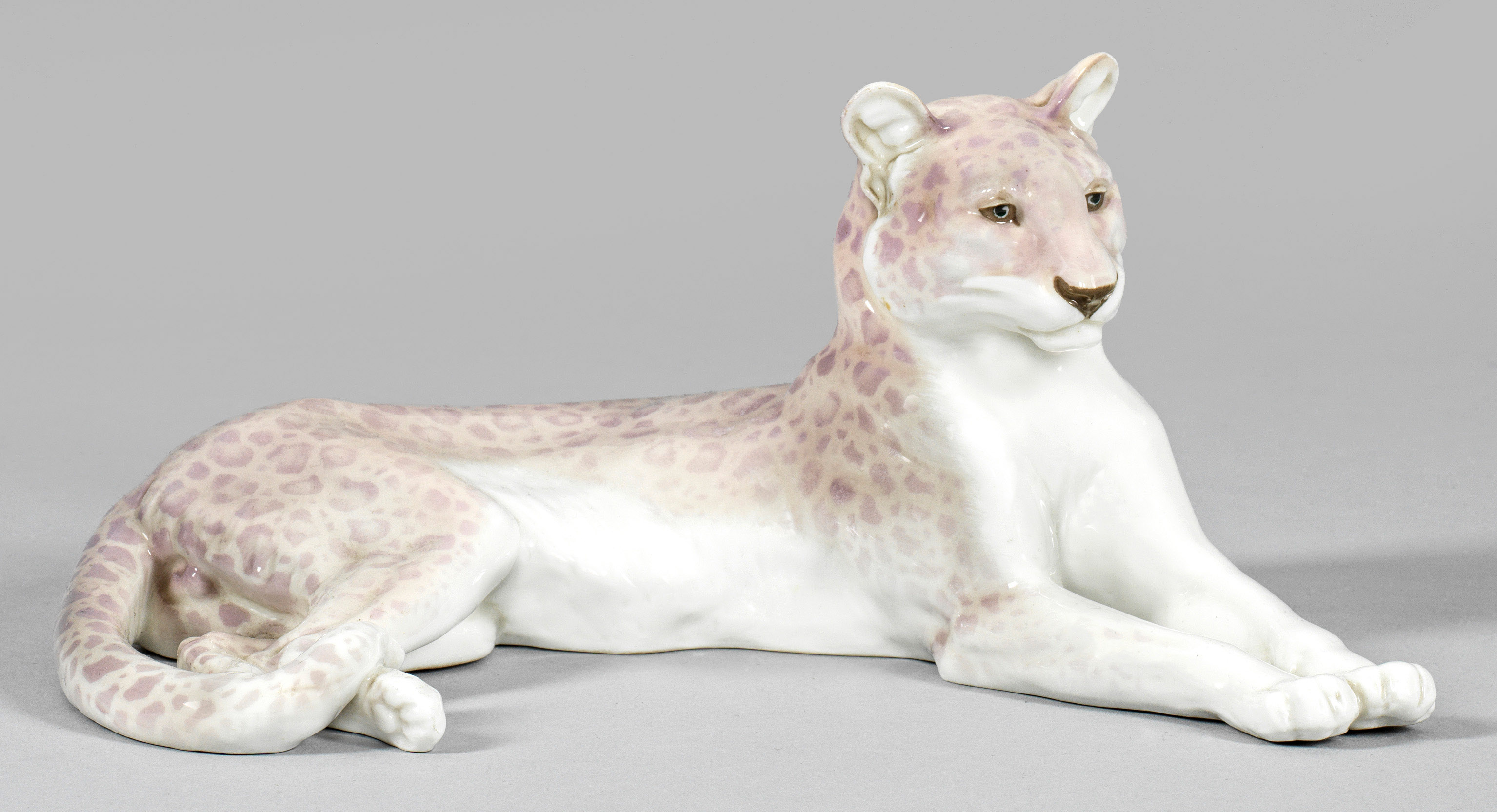 Jugendstil-Tierfigur "Liegender Leopard"