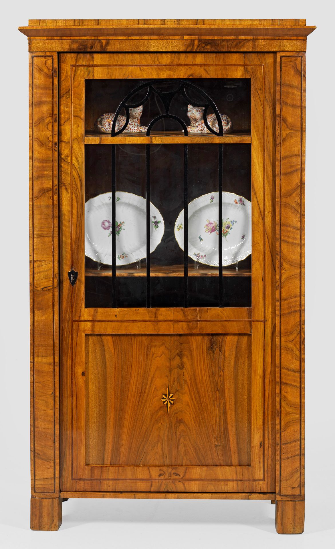 Biedermeier-Vitrinenschrank