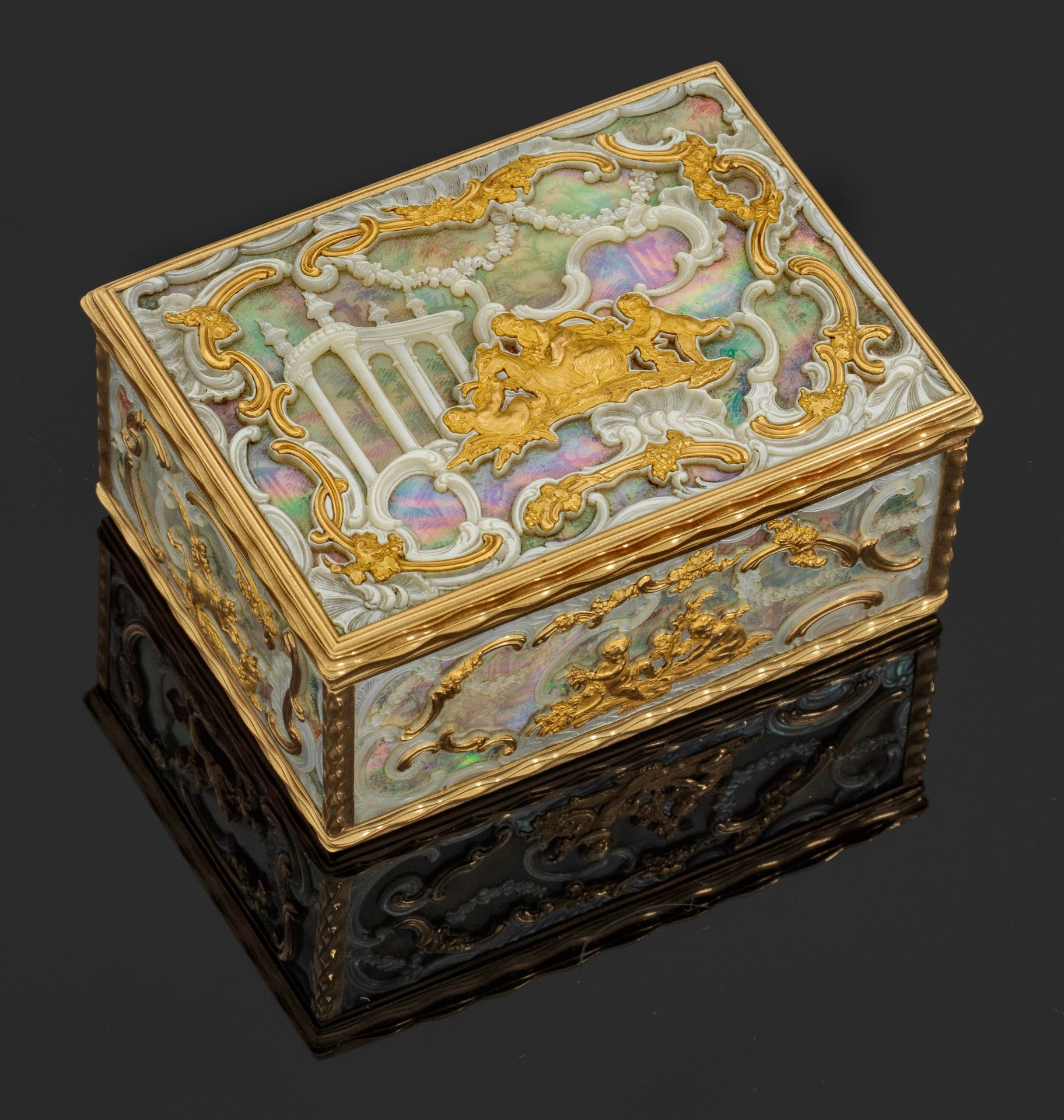 Museale Louis XV-Gold-Perlmutter-Tabatiere