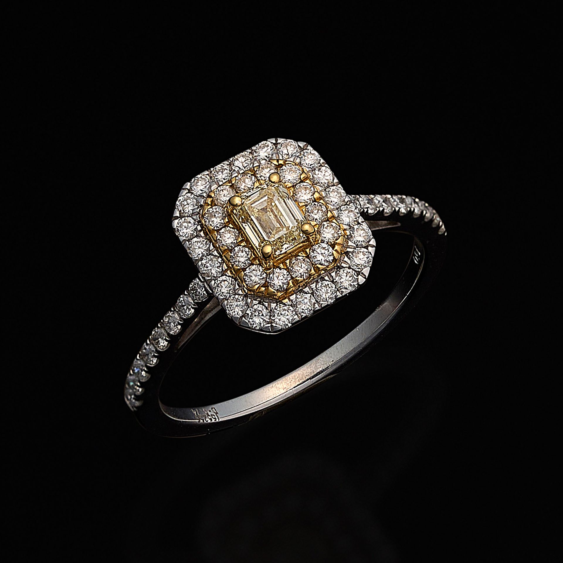 Eleganter Fancy-Diamantring