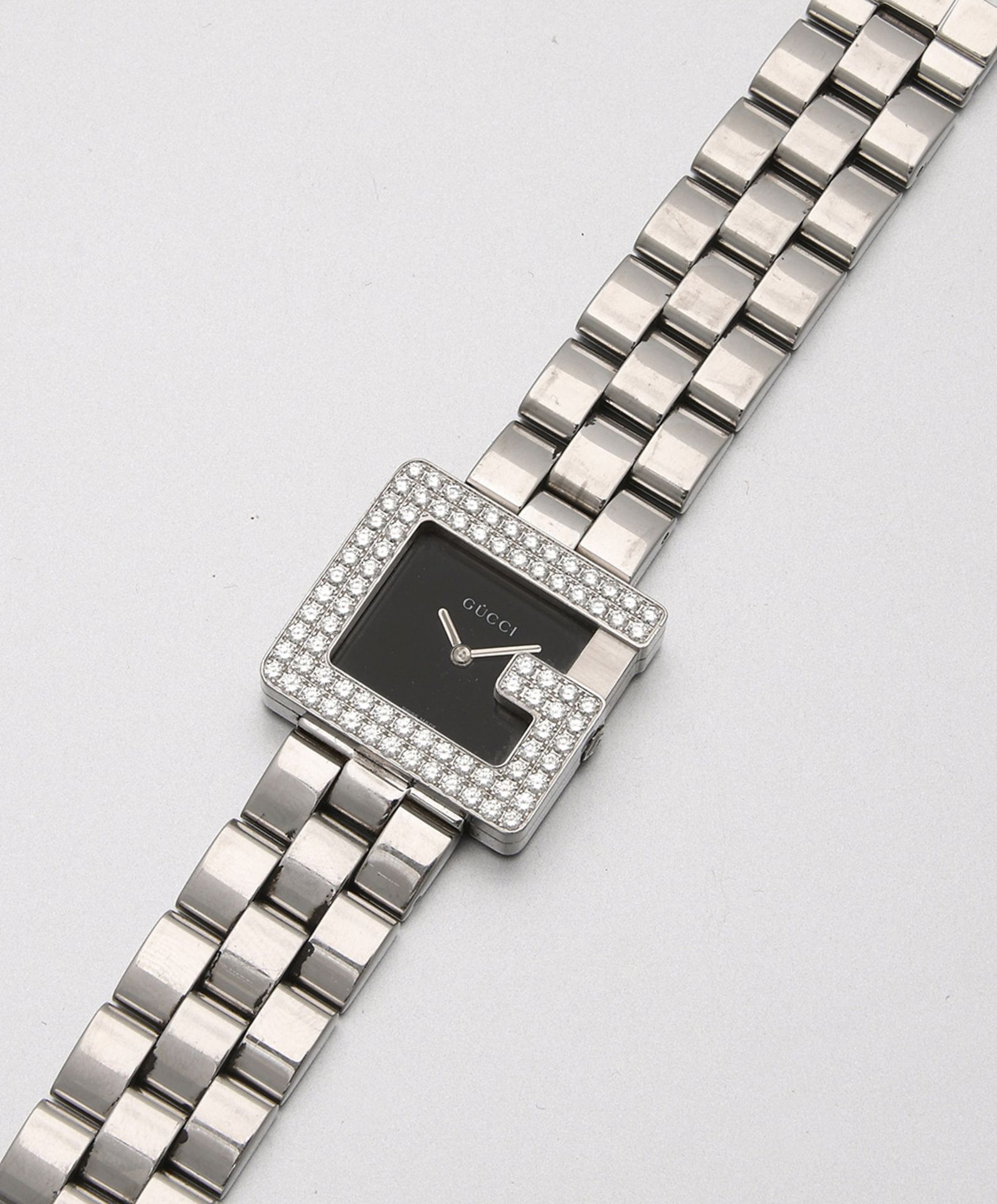 Gucci-Damenarmbanduhr "P" mit Diamanten von 2001