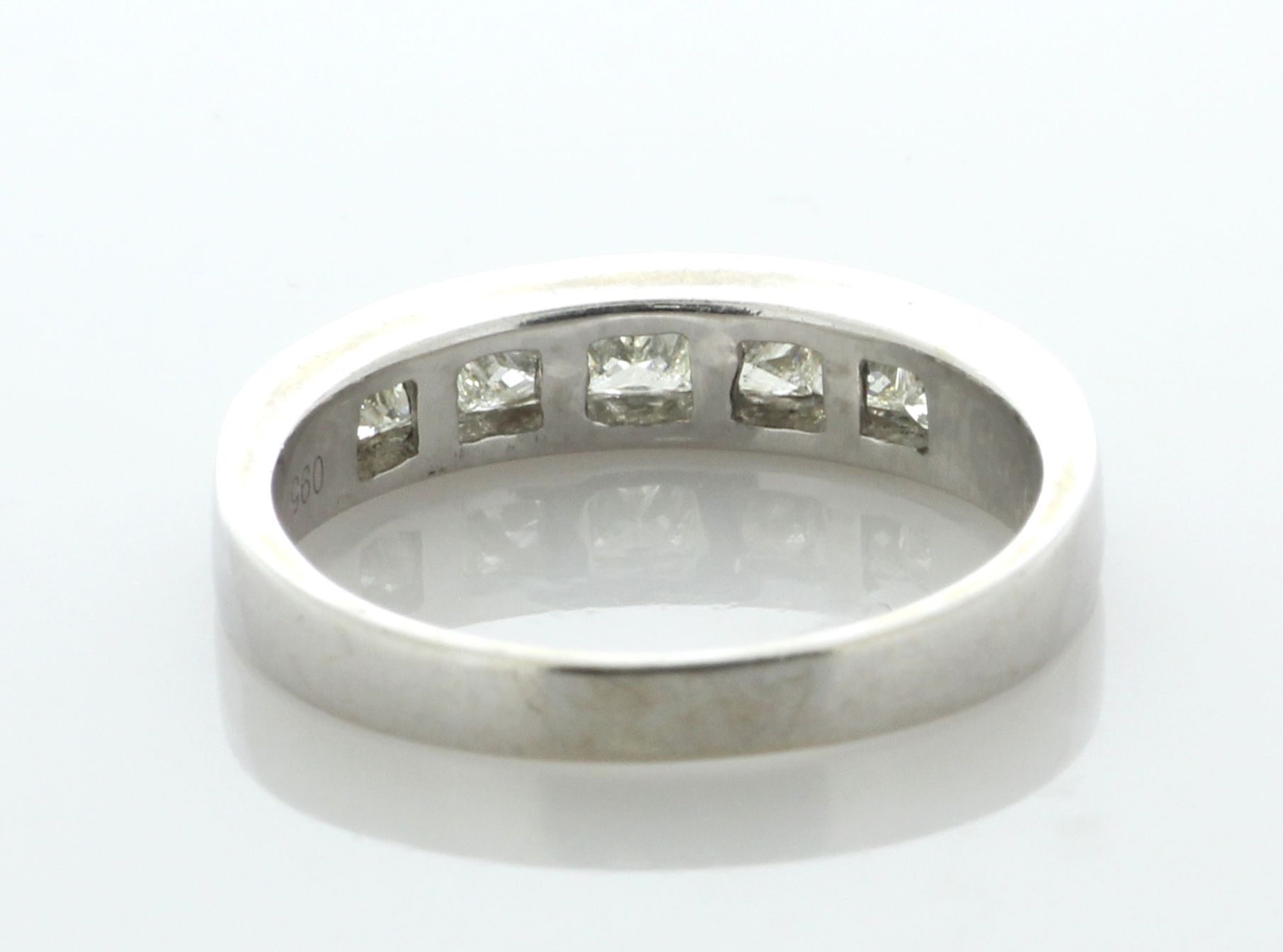 18ct White Gold Semi Eternity Diamond Ring 0.95 Carats - Valued By AGI £4,390.00 - Seven stone - Image 4 of 6