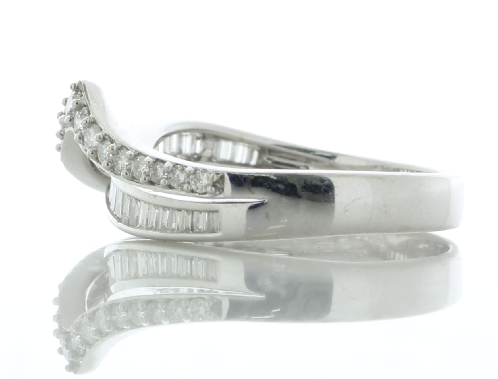 18ct White Gold Ladies Dress Diamond Ring 0.75 Carats - Valued By AGI £2,440.00 - A single row of - Image 3 of 5