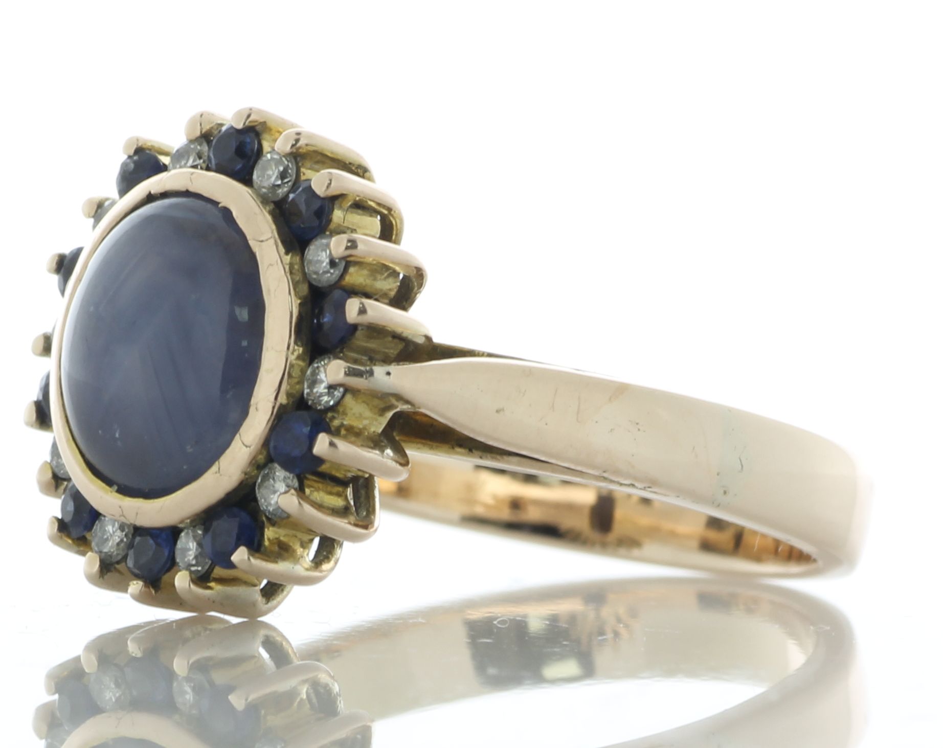 18ct Yellow Gold Oval Cluster Diamond And Sapphire Ring (S4.00) 0.10 Carats - Valued By AGI £4,950. - Image 2 of 5