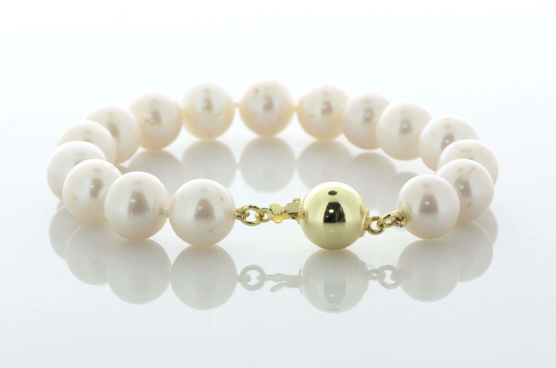 7 Inches Freshwater Cultured 9.5 - 10.5mm Pearl Bracelet With Gold Plated Silver Clasp - Valued By