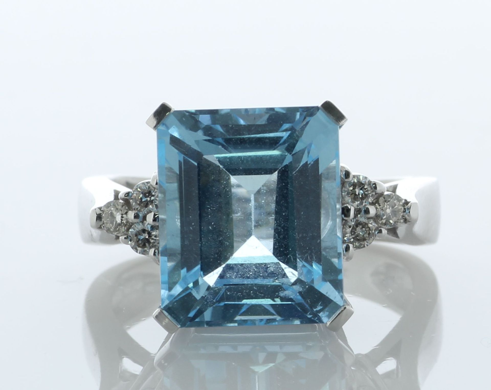 9ct White Gold Diamond And Blue Topaz Ring (T6.00) 0.18 Carats