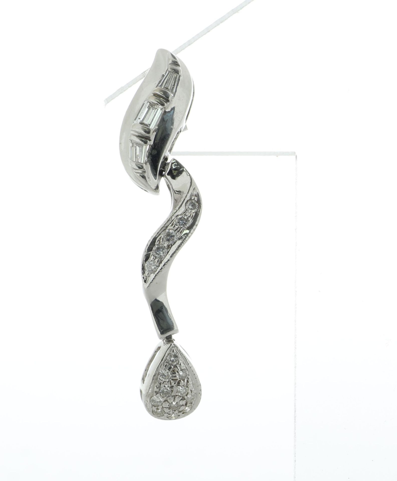 14ct Gold Ladies Drop Diamond Earring 0.60 Carats - Image 2 of 4