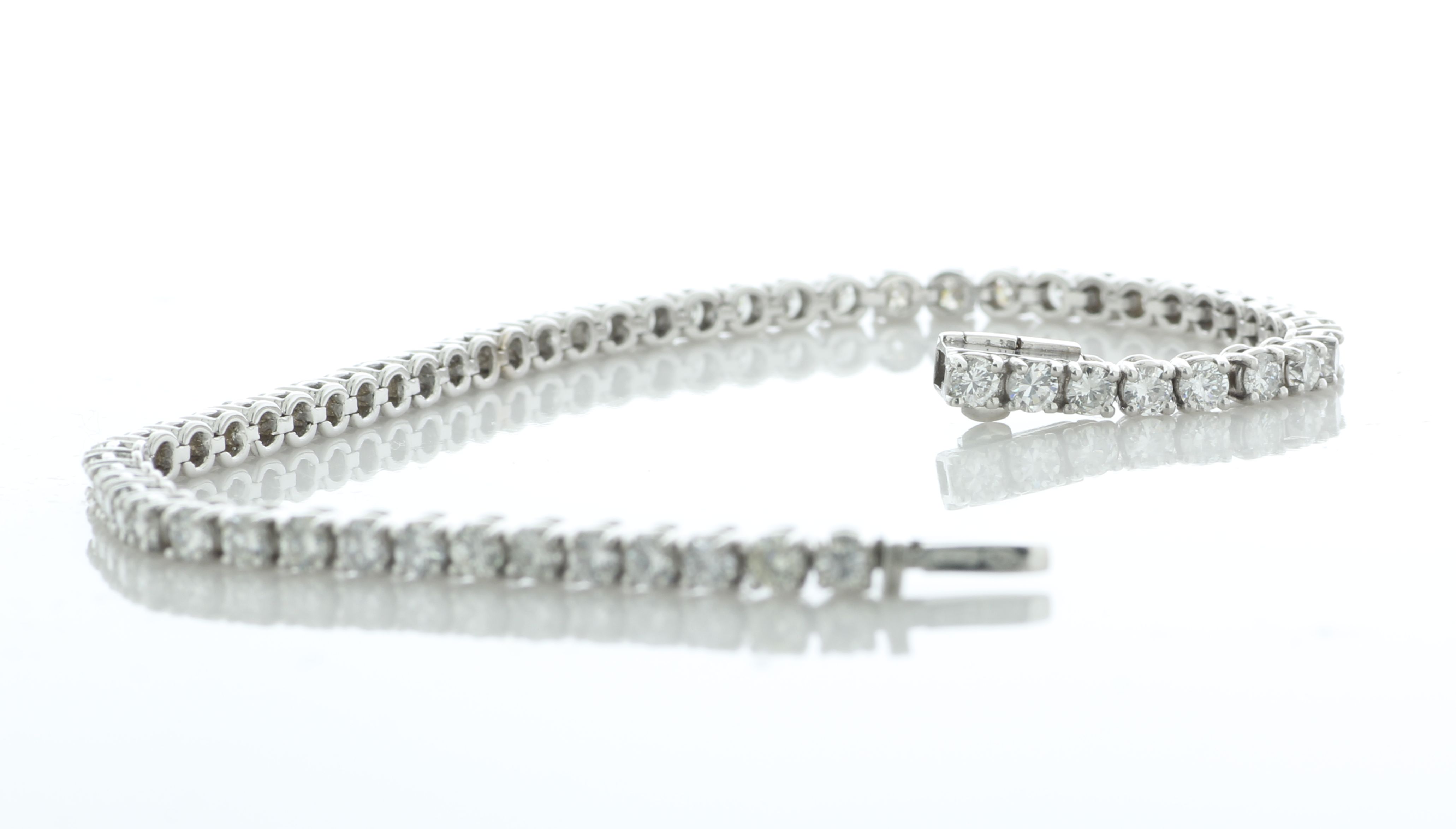 18ct White Gold Tennis Diamond Bracelet 4.75 Carats - Image 3 of 5