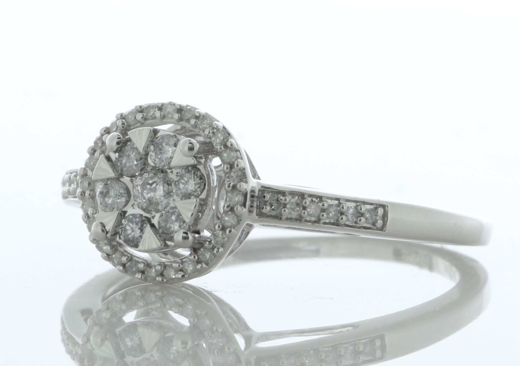 9ct White Gold Round Cluster Diamond Ring 0.25 Carats - Image 2 of 5