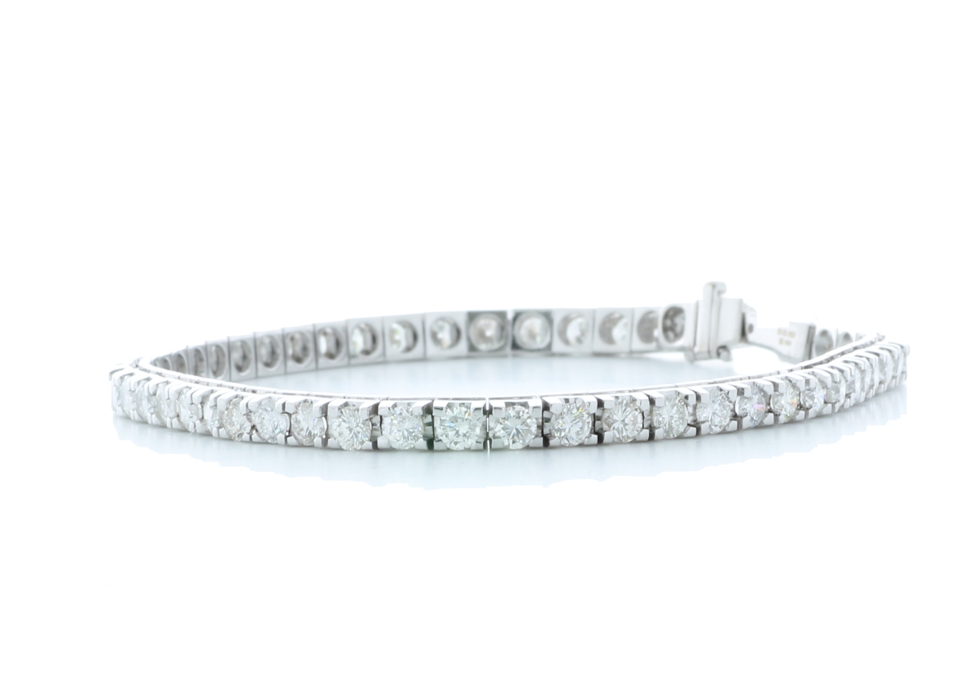 18ct White Gold Tennis Diamond Bracelet 4.47 Carats - Image 3 of 5