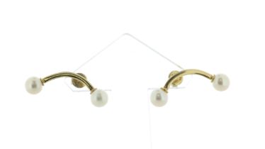 18ct Yellow Gold Pearl Bar Earring
