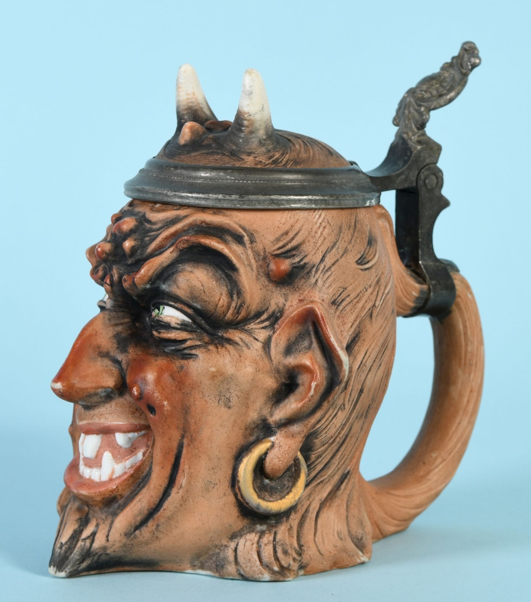 Bierkrug mit Zinndeckel - Figurenkrug "Teufelskopf"