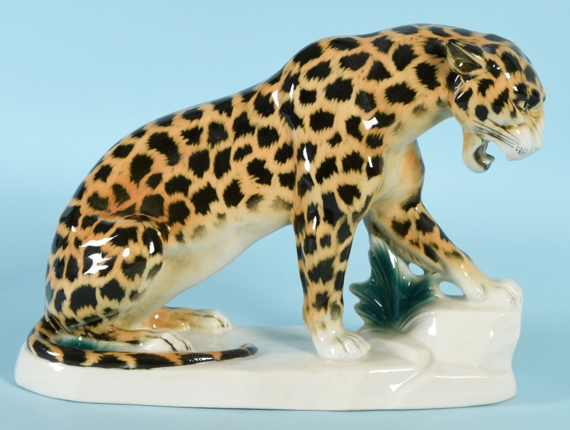 Figur - Leopard "Sitzendorf"