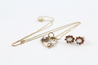 2x 9ct gold garnet & opal cluster earrings & necklace set (2.9g)