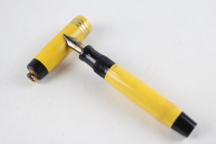 Vintage PARKER Duofold Ladies Yellow Fountain Pen w/ 14ct Gold Nib WRITING // Dip Tested & WRITING