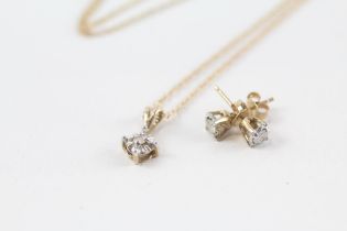 2x 9ct gold diamond stud earrings & necklace (2g)