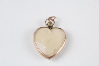 9ct gold Chester hallmark heart shaped pendant (5.1g)