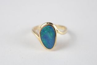 9ct gold opal doublet dress ring (4.6g) Size R