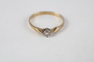 9ct gold diamond solitaire ring (1.3g) Size P