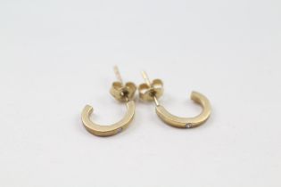 9ct gold diamond earrings (1.1g)