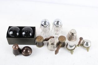 Collection Of Antique / Vintage Salt & Pepper Shakers Pairs Inc Georg Jensen Etc // In antique /