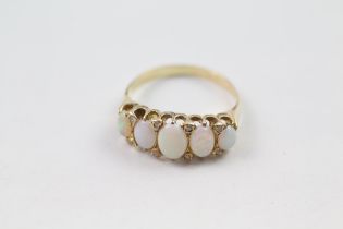 18ct gold opal & diamond ring (3.4g) Size P