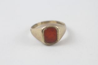 9ct gold vintage carnelian signet ring (3.4g) Size P