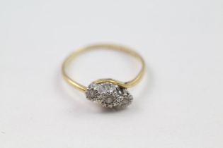 15ct gold diamond three stone ring (2g) Size Q