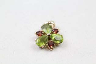 9ct gold peridot & garnet cluster pendant (1.6g)