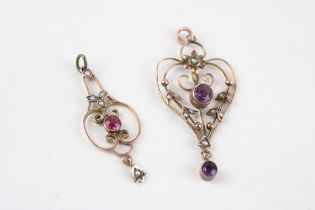 2 x 9ct gold antique pendants set with seed pearl, garnet topped doublet & purple paste (4g)