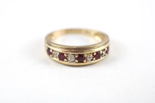 9ct gold red gemstone & diamond half eternity ring (2.4g) Size O