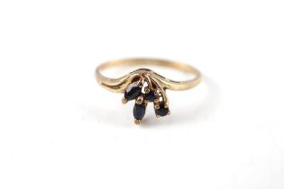 9ct gold vintage sapphire dress ring (1.4g) Size L