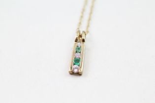 9ct gold emerald & cubic zirconia pendant & chain (1.5g)