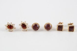 3x 9ct gold garnet & seed pearl stud earrings (4.9g)