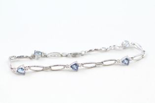 9ct white gold blue gemstone bracelet (4g)