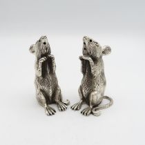 HM Sterling Silver 925 Rat condiment set finely detailed design (82.4g total weight) 55mm high. In