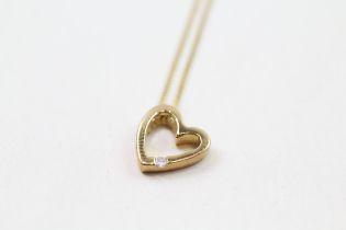 9ct gold diamond heart shaped pendant & chain (1.5g)