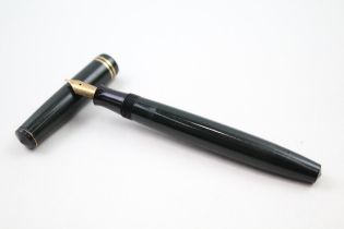 Vintage PARKER Victory Green Cased Fountain Pen w/ 14ct Gold Nib WRITING // Dip Tested & WRITING