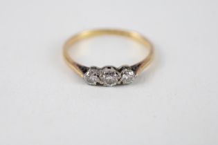 18ct gold vintage diamond three stone ring (2.4g) Size Q