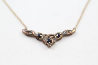 9ct gold sapphire necklace (2.1g)