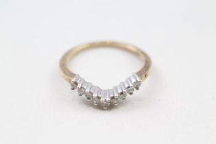 9ct gold diamond wishbone ring (1.8g) Size M