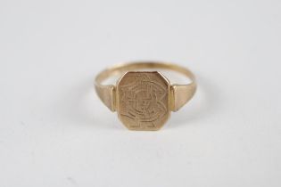 9ct gold engraved signet ring (1.7g) Size P