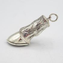 Horse's leg and hoof HM 925 Sterling Silver Vesta in excellent condition with tight closing hinged