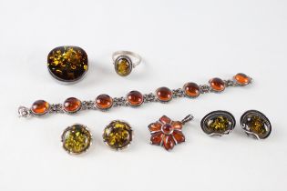 A collection of silver Baltic amber set jewellery pieces (48g)