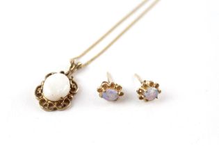 2x 9ct gold opal earrings & necklace set (3.4g)