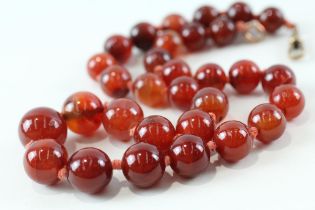 9ct gold carnelian necklace (79.2g)