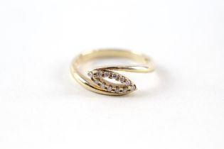 9ct gold diamond dress ring (2.6g) Size O