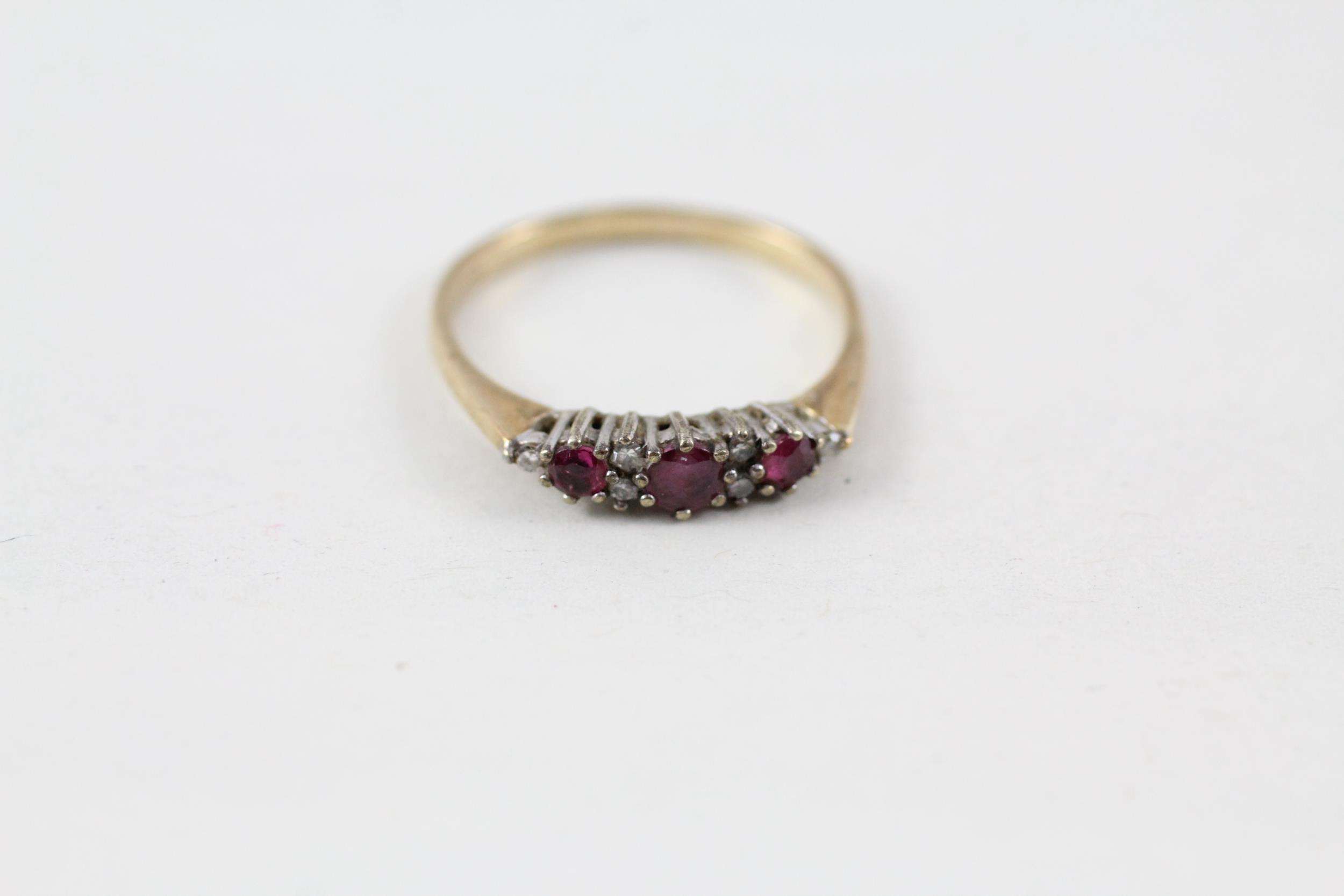 9ct gold ruby & diamond ring (2g) Size Q