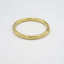 Unmarked antique gold bangle - tests as 18ct - 27.3g